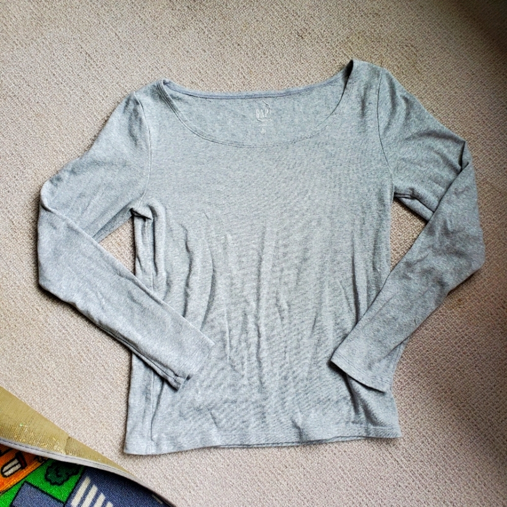 GAP modern long sleeve tee